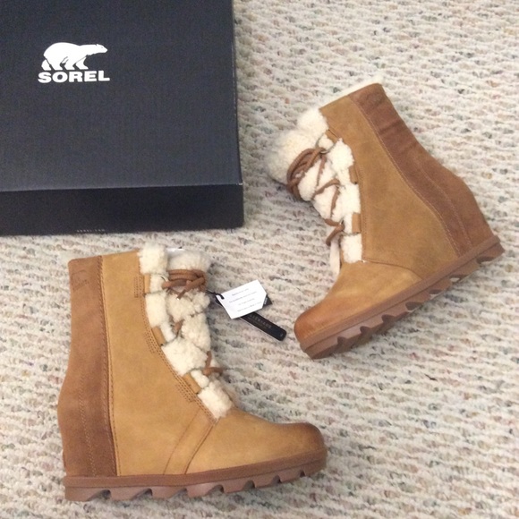 sorel tan wedge boots